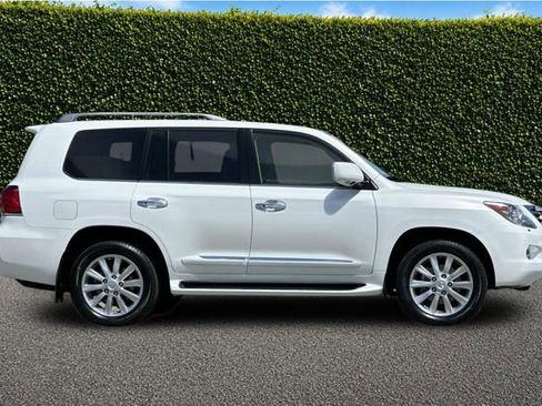Used 2011 Lexus LX 570 4WD image 3