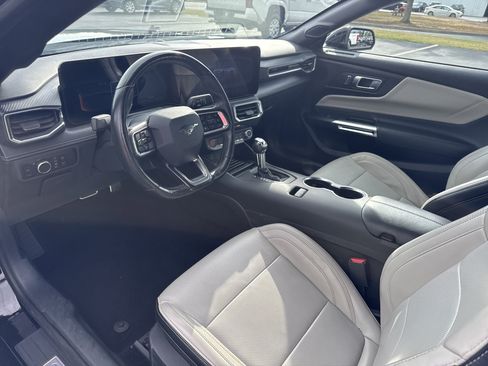 Used 2024 Ford Mustang Premium image 15
