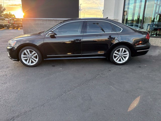 Used 2017 Volkswagen Passat 1.8T SE FWD image 3