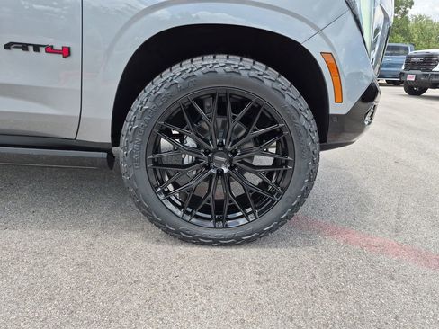New 2026 GMC Yukon XL AT4 Ultimate AWD/4WD image 15