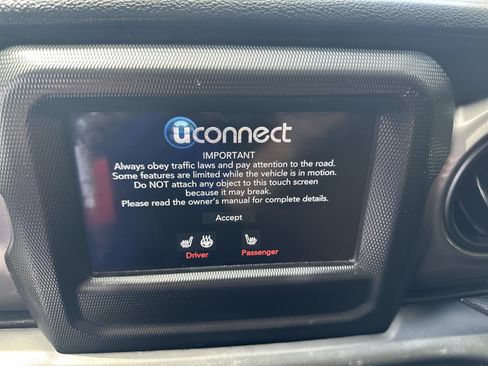 Used 2022 Jeep Wrangler Unlimited Sport AWD/4WD image 14