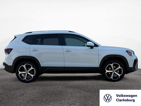 New 2025 Volkswagen Taos SEL image 6