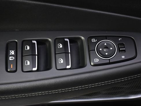 Used 2020 Hyundai Santa Fe SEL w/ Convenience + Premium Package image 18