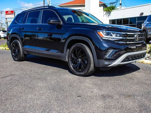 Used 2023 Volkswagen Atlas SE w/ Black Wheel Package AWD/4WD image 3