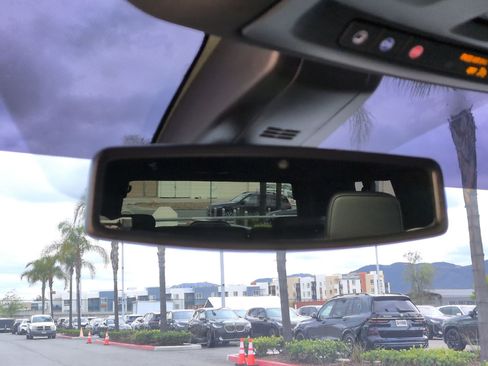 Used 2022 GMC Yukon XL Denali image 27