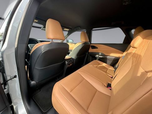 Used 2025 Lexus RX 350 FWD w/ Technology Package image 33