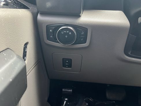 Used 2017 Ford F150 XLT w/ Equipment Group 302A Luxury RWD image 24