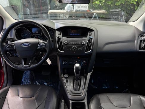 Used 2015 Ford Focus SE w/ Equipment Group 201A image 10