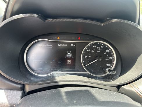 Used 2024 Nissan Versa SR FWD image 23