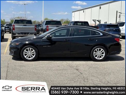 Used 2016 Chevrolet Malibu LT FWD image 2