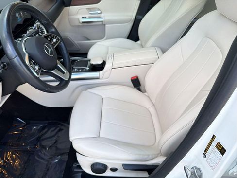 Certified 2022 Mercedes-Benz GLA 250 4MATIC image 5