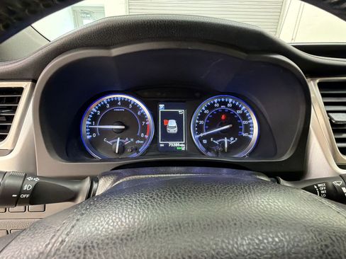 Used 2019 Toyota Highlander SE FWD image 19