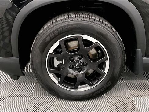 Used 2025 Honda Pilot EX-L image 10