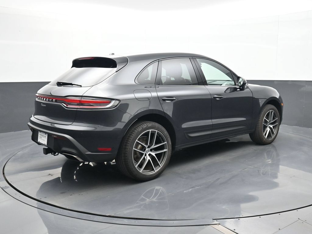 Certified 2025 Porsche Macan AWD/4WD image 22