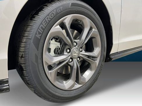 New 2025 Honda Accord EX-L image 11