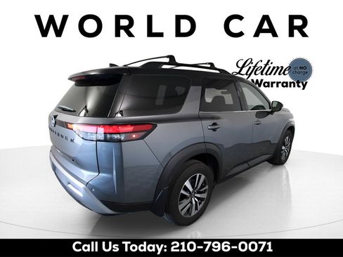 Used 2024 Nissan Pathfinder SL image 7