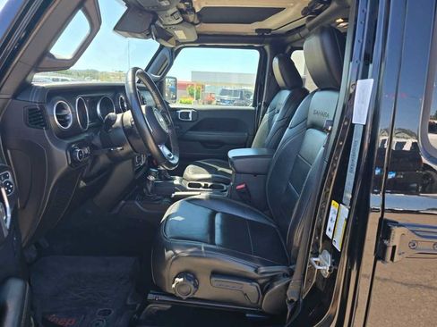 Used 2019 Jeep Wrangler Unlimited Sahara w/ Advanced Safety Group AWD/4WD image 9
