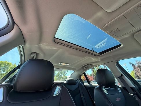 Used 2015 Chevrolet SS RWD image 27