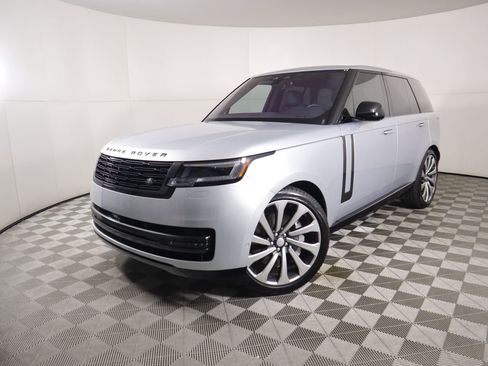 Used 2023 Land Rover Range Rover SE image 1