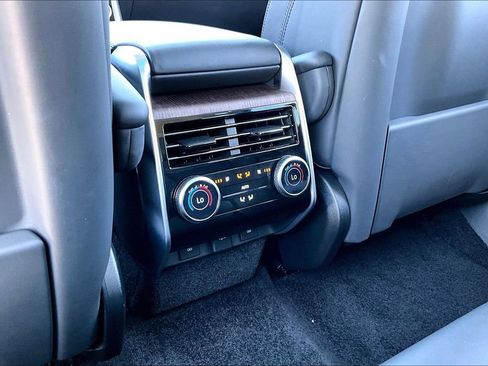 Used 2023 Land Rover Range Rover SE image 10