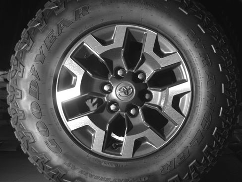 Certified 2021 Toyota Tacoma TRD Off-Road AWD/4WD image 11