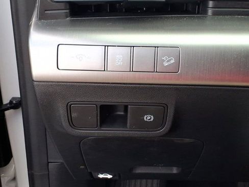 Used 2025 Hyundai Kona SEL FWD image 22