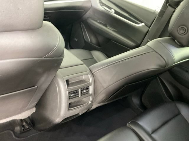 Used 2023 Cadillac XT5 Premium Luxury FWD image 16
