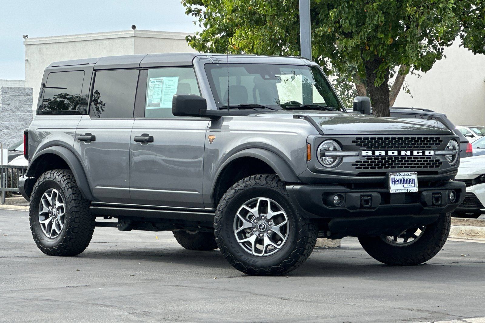 Used 2025 Ford Bronco Badlands AWD/4WD image 2