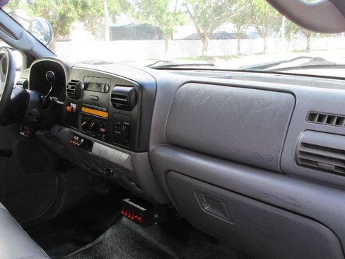 Used 2007 Ford F550 2WD Regular Cab Super Duty image 30