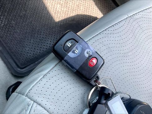 Used 2010 Toyota Prius Five image 14