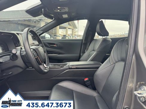 Used 2025 Toyota Crown Limited w/ Advanced Technology Package image 10