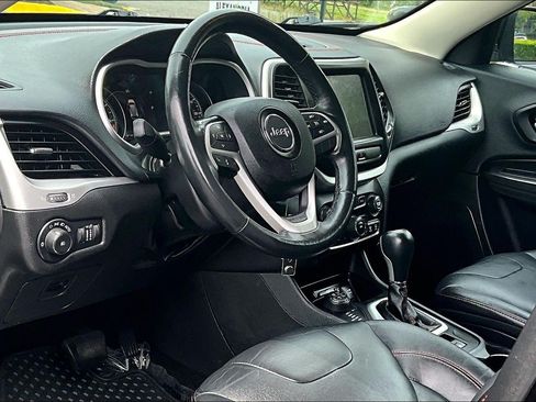 Used 2015 Jeep Cherokee Trailhawk w/ Leather Interior Group AWD/4WD image 13