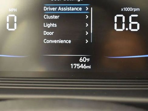 Used 2025 Hyundai Venue SEL FWD image 29