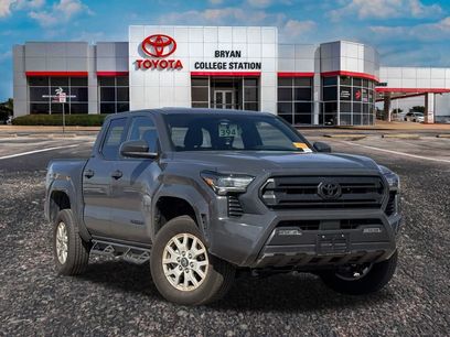 Used 2025 Toyota Tacoma SR5