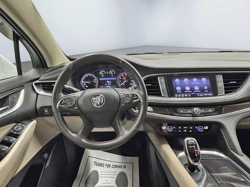 Used 2020 Buick Enclave Essence FWD image 16