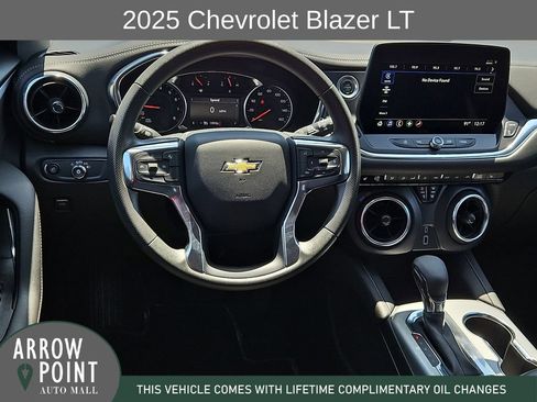 Used 2025 Chevrolet Blazer LT FWD image 20