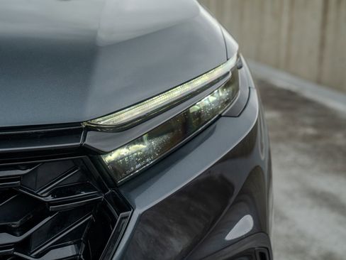 Used 2025 Honda CR-V Sport Touring image 8