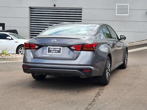 Used 2024 Nissan Altima 2.5 SV FWD image 5