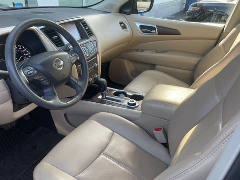 Used 2017 Nissan Pathfinder Platinum image 13