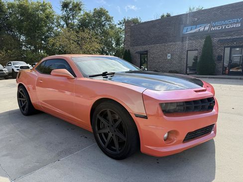 Used 2010 Chevrolet Camaro SS w/ RS Package RWD image 3