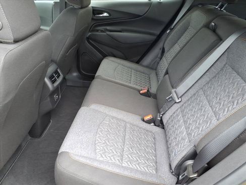 Used 2024 Chevrolet Equinox LT FWD image 13