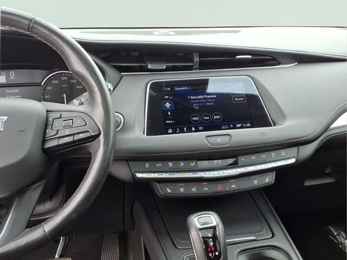 Certified 2019 Cadillac XT4 Premium Luxury w/ Enhanced Visibility Package FWD image 6