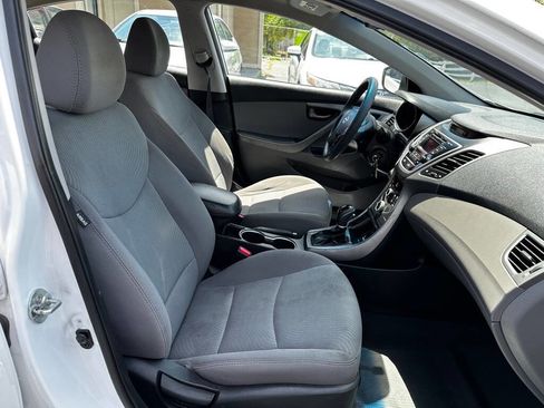 Used 2016 Hyundai Elantra SE image 10