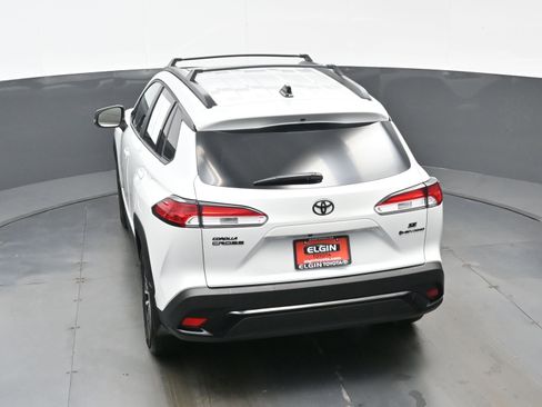 Used 2025 Toyota Corolla Cross AWD Hybrid w/ Moonroof Package image 39