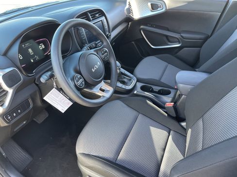Certified 2023 Kia Soul LX w/ LX Technology Package image 16