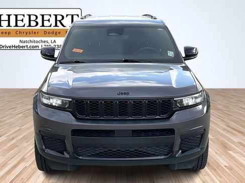 Used 2023 Jeep Grand Cherokee L Laredo image 3