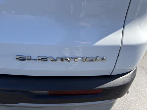Used 2026 GMC Acadia Elevation w/ Elevation Premium Package FWD image 45