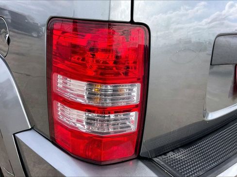 Used 2012 Jeep Liberty Sport w/ Driver Convenience Group image 19