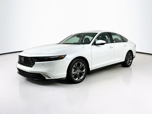 Used 2025 Honda Accord EX-L image 3