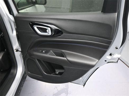 New 2026 Jeep Compass Latitude image 36